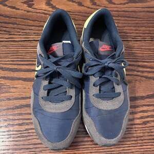 Nike MD Valiant GS 'Deep Ocean Limelight' Sneakers CN8558-400